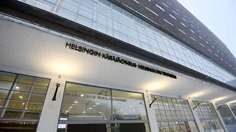 Naisen vangitsemista käsiteltiin Helsingin käräjäoikeudessa tiistaina.
