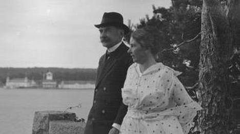 Presidentti K.J. Ståhlbergin ja Ester-vaimon uusperhe-elämä oli onnea ja tuskaa.