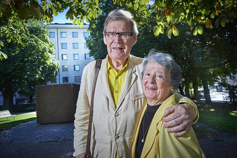 Pirkko Liinamaa ja Klaus Järvinen olivat Levyraadin vakiojäseniä. Kuva vuodelta 2016.