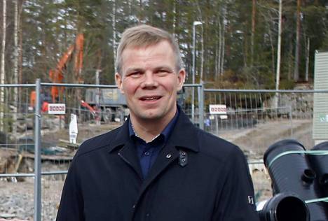 Eläinpuiston johtaja Jarmo Pienimäki sanoo, että eläinpuiston intendentti ja eläintenhoitajat ovat näyttäneet vihreää valoa köysiratahankkeelle.