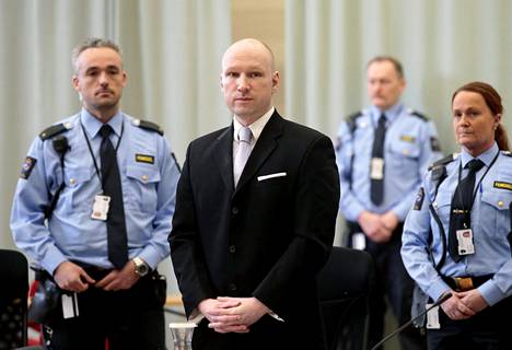 Anders Behring Breivik oikeudessa maaliskuussa.