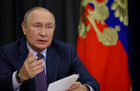 Vladimir Putin on tehnyt sarjan epäonnistuneita manööverejä, joiden seurauksena hän  joutui turvautumaan liikekannallepanoon. 