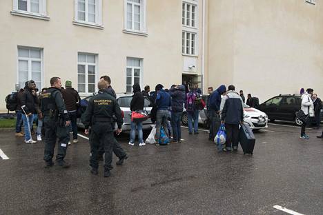 Syksyllä 2015 Suomeen tuli yli 30 000 turvapaikanhakijaa. Maahanmuuttokysymykset ovat perussuomalaisten politiikan peruskauraa.