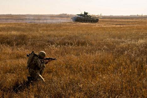 Ukrainalaisjoukot pitivät sotaharjoituksen Khersonin alueella lähellä Krimiä marraskuussa.