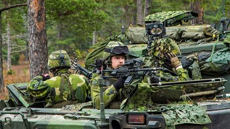 Ruotsin armeijan sotilaita harjoittelemassa Gotlannissa vuonna 2016.