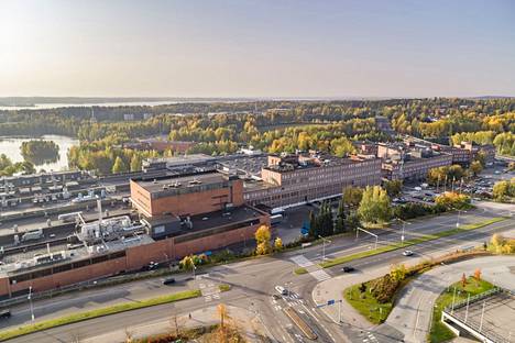 Nokian Renkaiden tehdas sijaitsee Nokian järvimaisemissa lähellä Tamperetta.