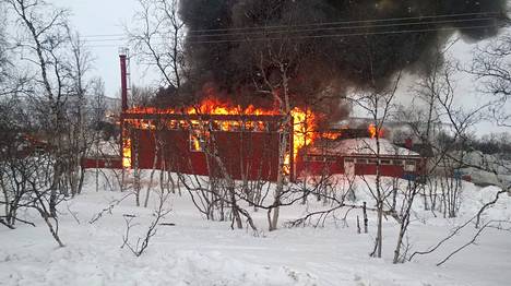 Koululaisten luokkakassa paloi tulipalossa Kilpisjärvellä.