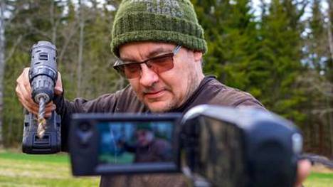 Metsä Manina tunnettu Timo Juvonen on rauhallinen mies, joka osaa myös tulistua – vaikkapa navigaattorille.