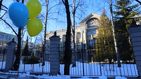 Venäjän Suomen-suurlähetystö sijaitsee Etelä-Helsingissä.