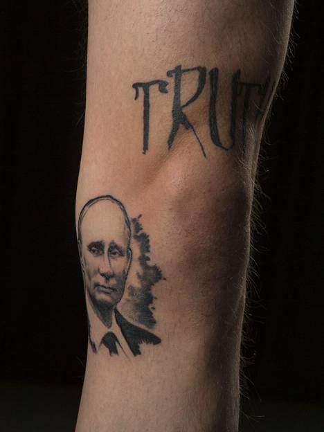 Kuvat: Putinin polveensa ikuistanut Mikael Gabriel haluaa yli 100  tatuointia – tämän takia Niinistö ei kelpaa - Viihde - Ilta-Sanomat