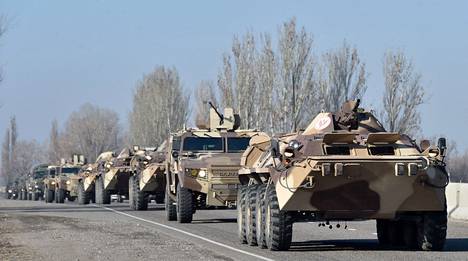 Venäläisjoukkoja tukahduttamassa Kazakstanin levottomuuksia vuoden alkupuolella.