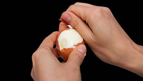 Keitetty kananmuna kulkee eväänä usein jopa repun tai käsilaukun pohjalla.