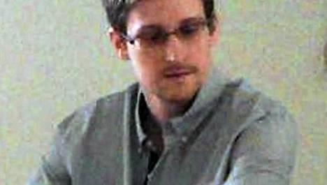 Edward Snowdenia epäillään muun muassa maanpetosrikoksista. Törkeästä vakoilusta voisi napsahtaa Suomessa elinkautinen.