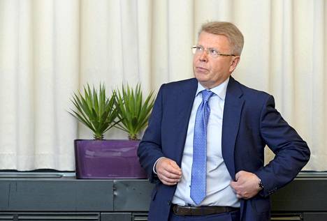 Elinkeinoelämän keskusliitto EK:n toimitusjohtaja Jyri Häkämiehen kuukausipalkka on EK:n mukaan 28800 euroa.