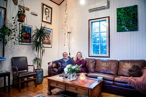 Juha ja Maria yhteisessä kodissaan Espoossa vuonna 2019.