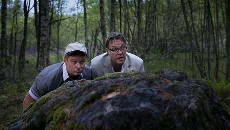 Ismo Apell ja Juha Veijonen Karjalan kunnailla -sarjan kuvauksissa Kontiolahdella toukokuussa 2006.