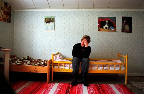  Kerstin Campoy poikiensa makuuhuoneessa Jämsässä maaliskuussa 1999.
