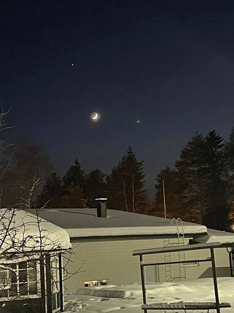 Kuu, Venus ja Jupiter kuvattuna Rovaniemellä.