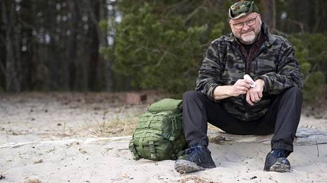 Pauli Salminen tekee siistiä sisätyötä televisioalalla. Vapaa-ajallaan hän viihtyy luonnossa ja kiertelee ympäri kotimaisia luonnonsuojelualueita ja kansallispuistoja.