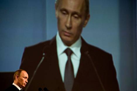 Putinin aiempaa siloisemmat kasvot herättivät spekulaatiot kauneusoperaatioista. Putin vuonna 2010.