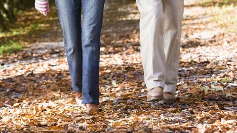 Kävely ja muu liikunta on hyödyksi muistisairauksien ehkäisyssä.