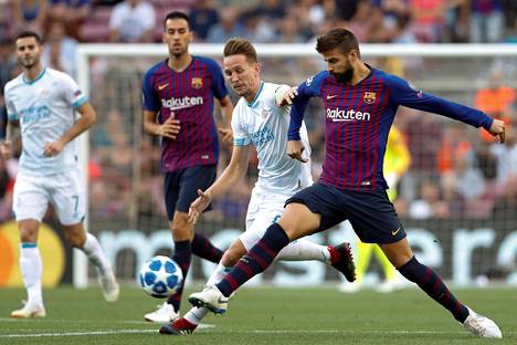Huippupelaajien takareidet ovat kovalla koetuksella nykyisessä pelitahdissa. Barcelonan toppari Gerard Pique (oik.) on käynyt Turussa hoidattamassa jalkojaan.
