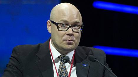 Perussuomalaisten puoluesihteeri Simo Grönroos ei pidä kuntavaalien siirtämistä tarpeellisena.