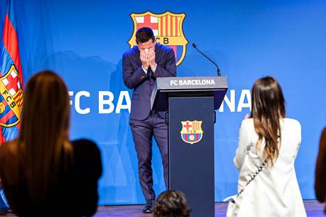 Messi itki, kun hän joutui jättämään Barcelonan.