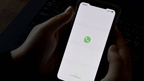 Metan omistama WhatsApp tekee muutosta, joka voi parantaa käyttäjien tietoturvaa.
