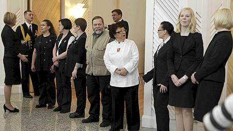 Mäntyniemen henkilökunta valmistautui vastaanottamaan uutta presidenttiä.