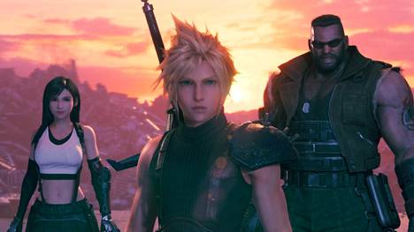 Final Fantasy VII:n päähenkilöitä: nyrkkejään käyttävä Tifa-neiti, tarinan sankari Cloud ja röyhkeä vastarintaliikkeen johtaja Barret.