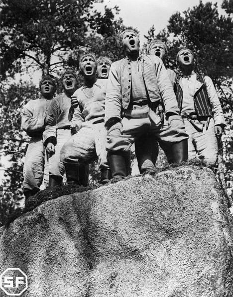 Wilho Ilmari ohjasi vuonna 1939 ilmestyneen Seitsemän veljestä -elokuvan. Elokuva perustuu Aleksis Kiven seitsemästä Jukolan pojasta kertovaan romaaniin, joka puolestaan ilmestyi vuonna 1870.