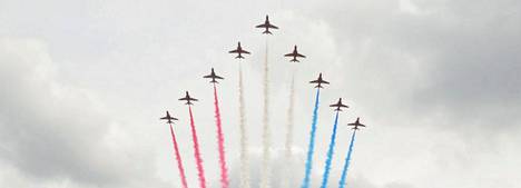 Brittien ilmavoimat lensivät näytöksen 90-vuotiaan kuningatar Elisabetin kunniaksi Lontoossa 11. kesäkuuta.