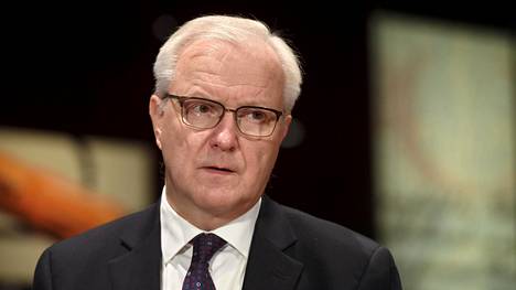 –On huolestuttavaa, että työllisyys uhkaa heiketä pitkäaikaisesti sekä Suomessa että euroalueella, Rehn sanoi tänään Suomen Pankin tiedotustilaisuudessa.