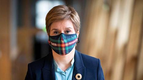 Skotlannin pääministeri Nicola Sturgeon kertoi parlamentille, että Skotlannissa on todettu 9 omikronmuunnosta, jotka ovat peräisin samasta yksityistilaisuudesta.