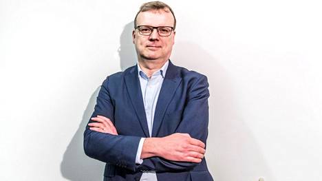 THL:n pääjohtaja Markku Tervahauta painottaa, että rokotteiden aikataulun arvioiminen on lääketieteen asiantuntijoiden, ei poliitikkojen tehtävä. 