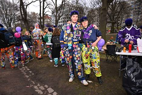 Vappu on opiskelijoiden yhteinen juhla. Insinööriopiskelijat Mikko Wrightson ja Eemil Heikkinen vannovatkin poikkitieteellisyyden nimiin juhlapäivän vietossa.