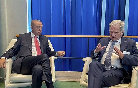 Turkin presidentti Recep Tayyip Erdoğan ja presidentti Sauli Niinistö tapasivat New Yorkissa syyskuutta 2022.