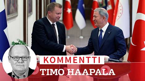Keskustan sinapinsiemen? Puolustusministeri Antti Kaikkonen (kesk) tapasi eilen Turkissa kollegansa Hulusi Akarin.
