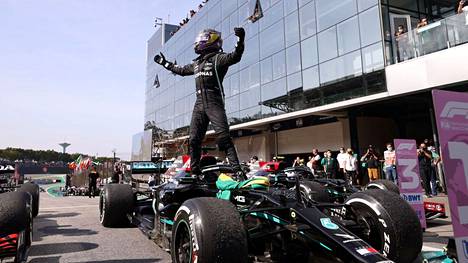 Lewis Hamilton oli viikonlopun ehdoton valtias.