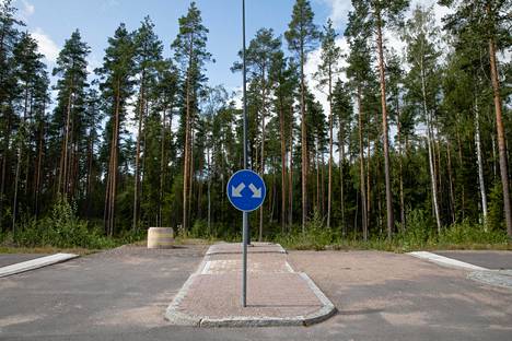 Espoo rakensi keskelle metsää liikenneympyrän, jonka liittymät eivät johda  mihinkään: Mistä on kyse? - HS-Espoo - Ilta-Sanomat