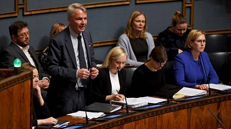 Hallitus käy huomenna maanantaina läpi vastaustaan opposition välikysymykseen al-Holista sekä ulkoministeri Pekka Haaviston toiminnasta asiassa.