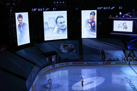 Hawerchukin muistoa kunnioitettiin tyylikkäästi ennen tiistai-illan NHL:n pudotuspeliottelua Montreal–Philadelphia.
