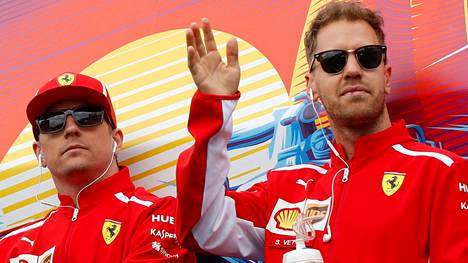 Vettel kisasi Kimi Räikkösen tallikaverina Ferrarilla vuodet 2015–2018.