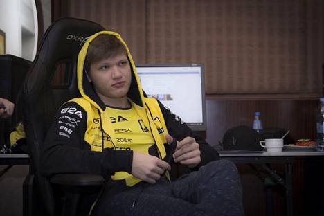 21-vuotias Aleksandr ”s1mple” Kostyliev edustaa Na`Vi-joukkuetta.