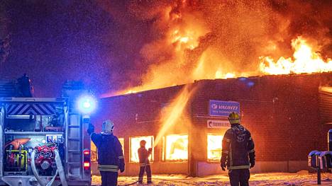Vauhti Speedin tehdas Joensuussa tuhoutui tulipalossa marraskuun lopussa.