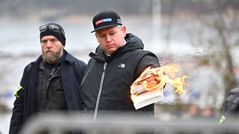 Rasmus Paludan sytytti Koraanin tuleen Tukholmassa viikonloppuna. 