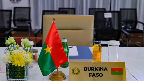 Länsi-Afrikan johtajat kokoontuivat keskustelemaan viikonloppuna Ghanassa.