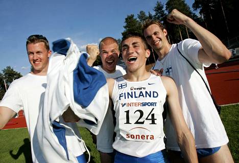 Sami Itani (toinen oik.) edusti Suomea useaan otteeseen.