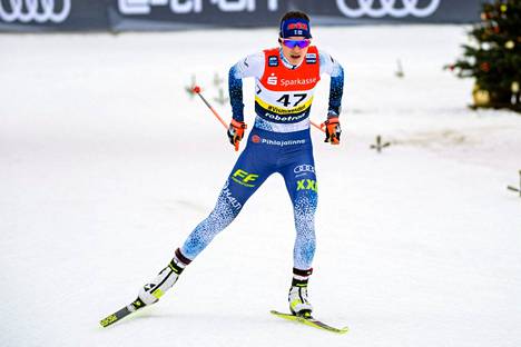Jasmin Kähärä vauhdissa maailmancupin sprinttikisassa Dresdenissä joulukuussa.